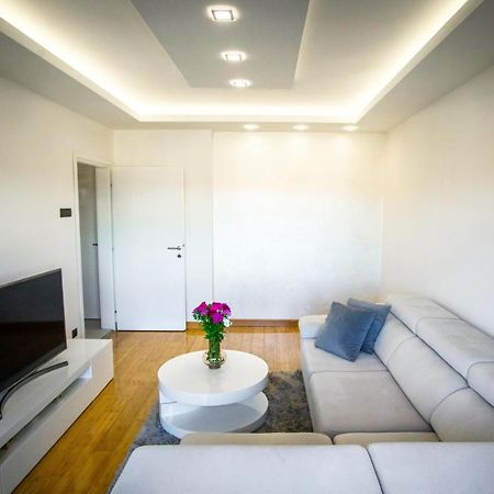 Apartman Simic - Stan Na Dan Bogatić Εξωτερικό φωτογραφία